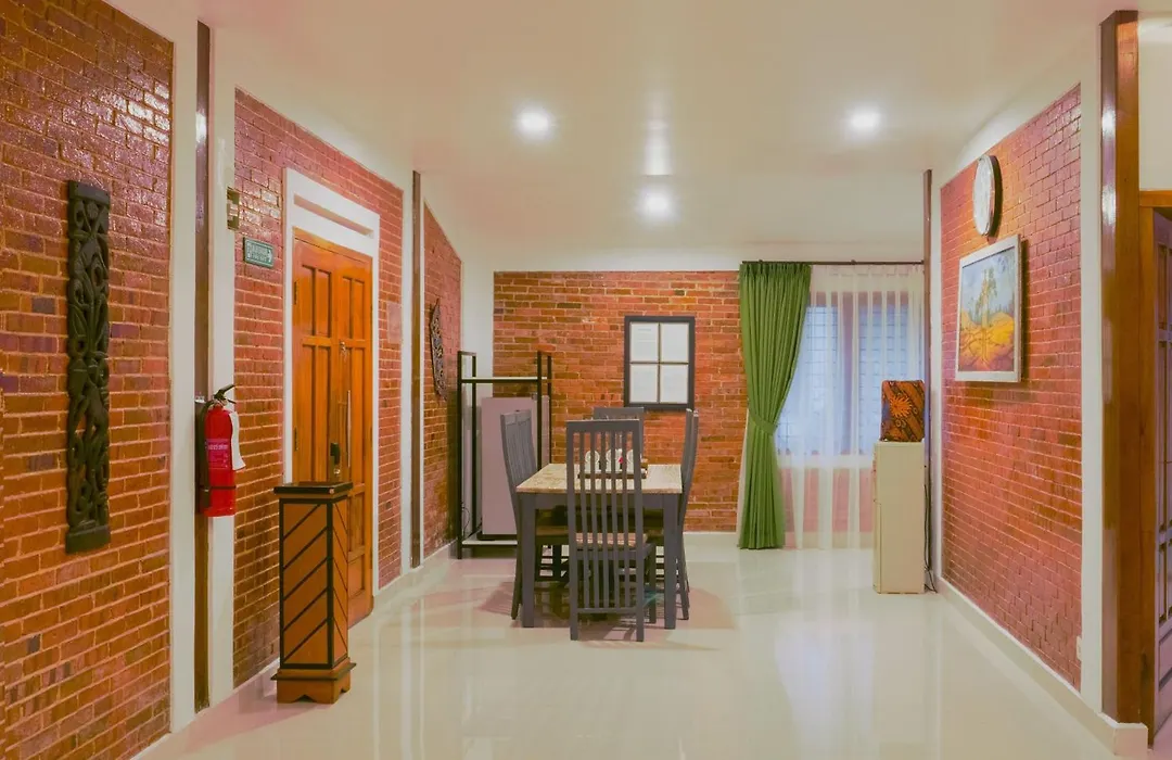 Jambuluwuk Convention Hall & Resort Batu-1
